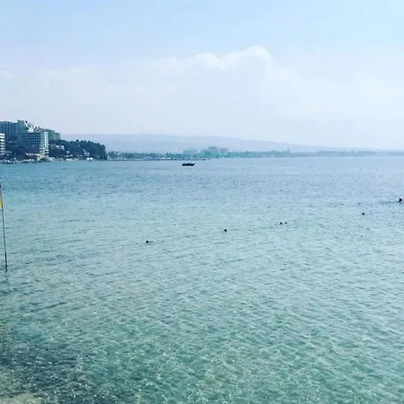 Blue By The Pool, Near Sea Villa *