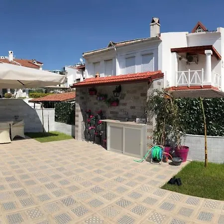 Villa Blue By The Pool, Near Sea