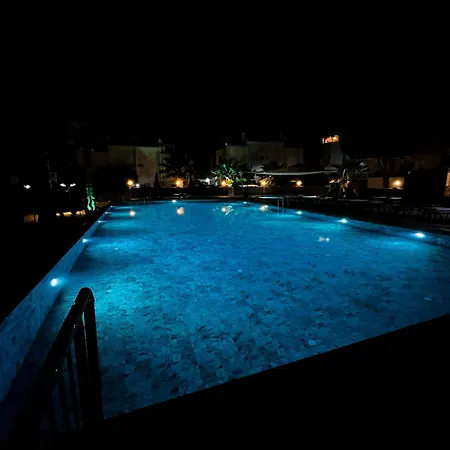 Blue By The Pool, Near Sea Villa *