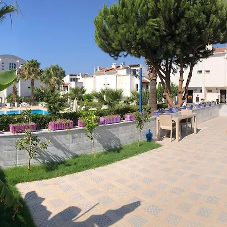 Blue By The Pool, Near Sea Villa Kusadasi